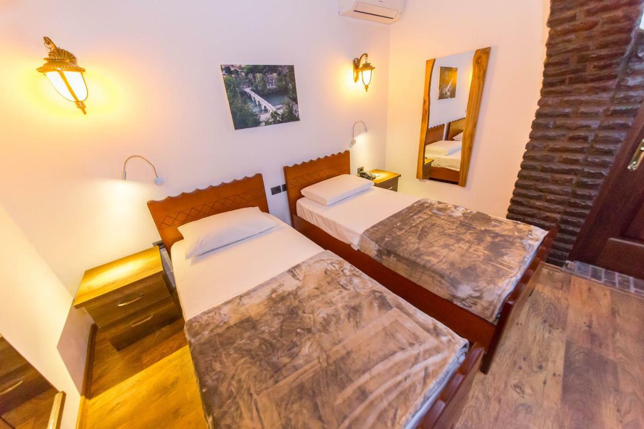 Heraklis Hotel Berat Kültér fotó